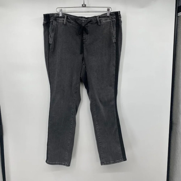 Torrid Feel The Fit Boyfriend Pull On Jeans Womens Size 2R 18/20 2X Faded Black - Picture 2 of 12